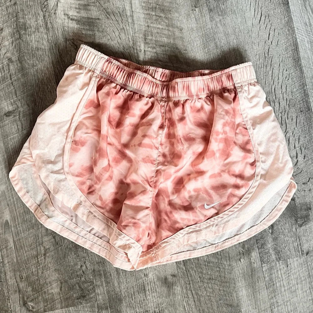 NWOT NIKE Tempo Running Shorts M